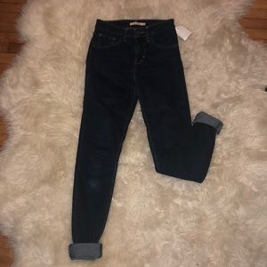 Women’s Levi jeans